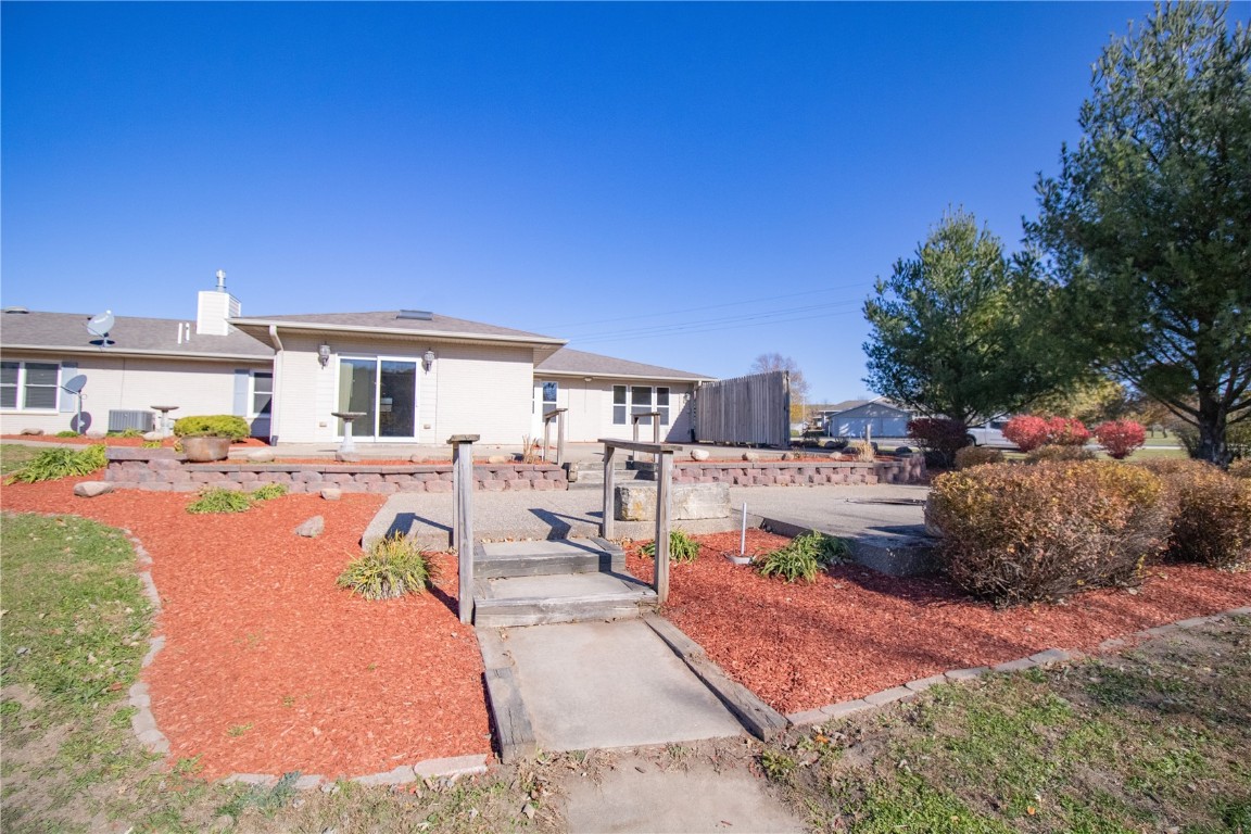 10487 Shaw Road Anamosa IA 52205