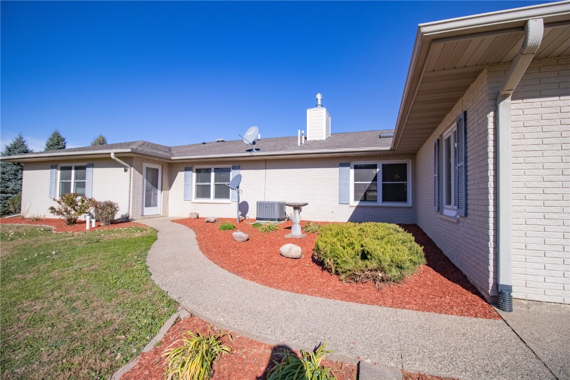 10487 Shaw Road Anamosa IA 52205