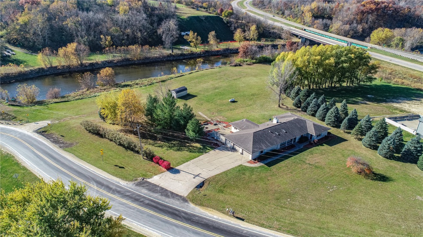 10487 Shaw Road Anamosa IA 52205