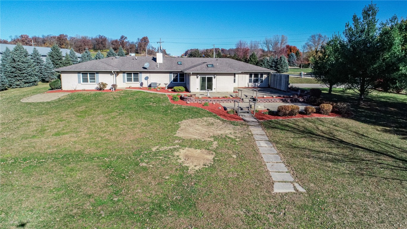 10487 Shaw Road Anamosa IA 52205