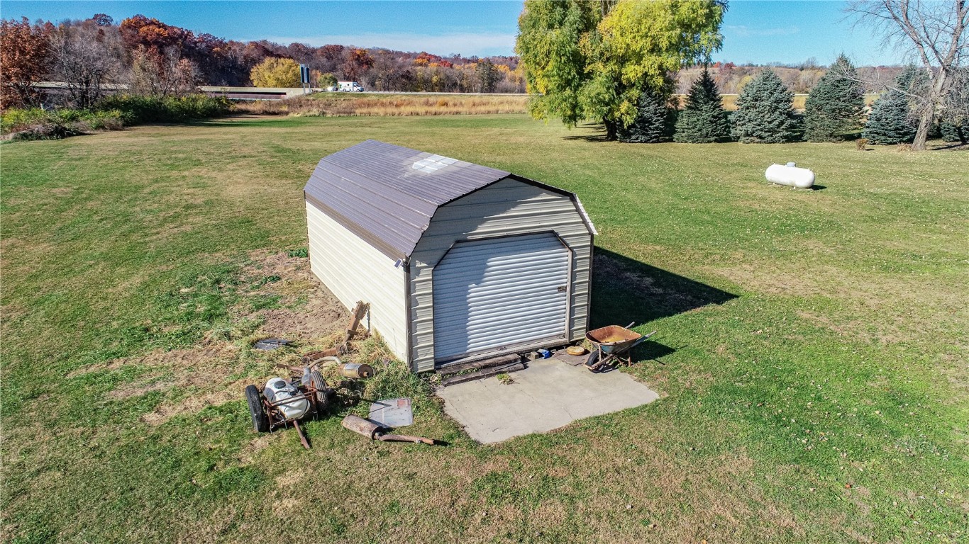 10487 Shaw Road Anamosa IA 52205