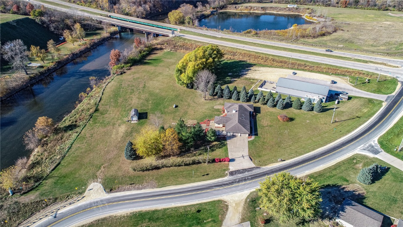 10487 Shaw Road Anamosa IA 52205