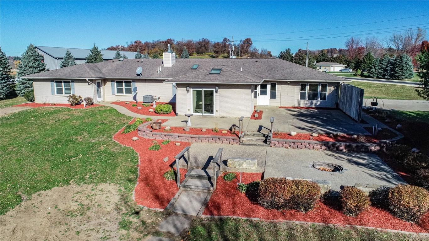 10487 Shaw Road Anamosa IA 52205