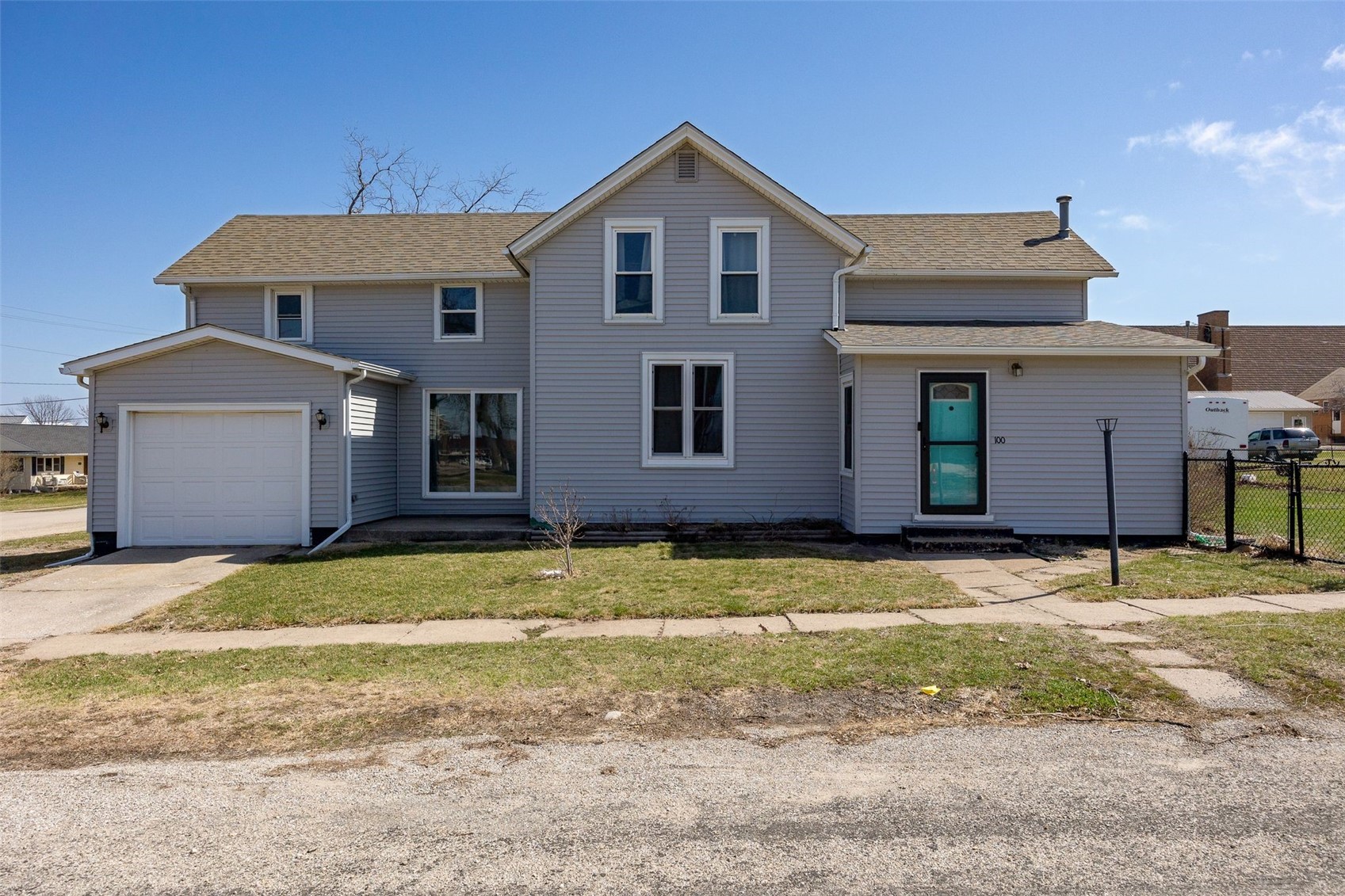 100 3rd Avenue Newhall IA 52315