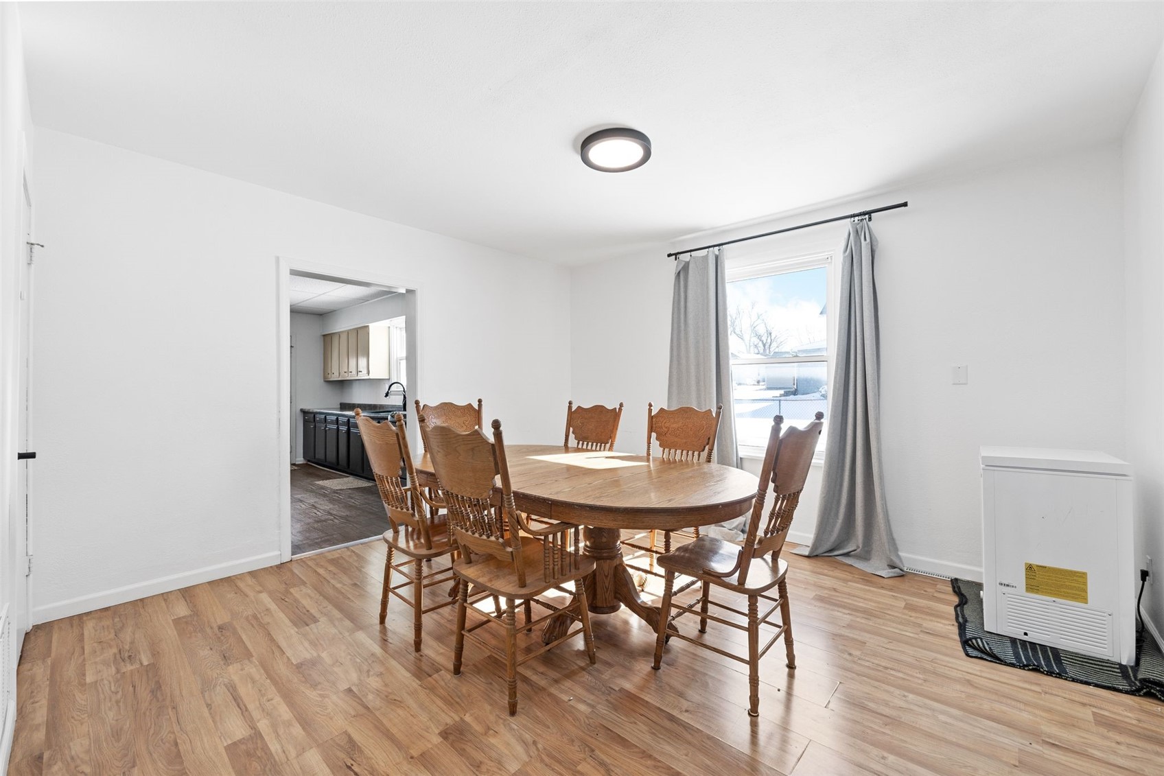 100 3rd Avenue Newhall IA 52315