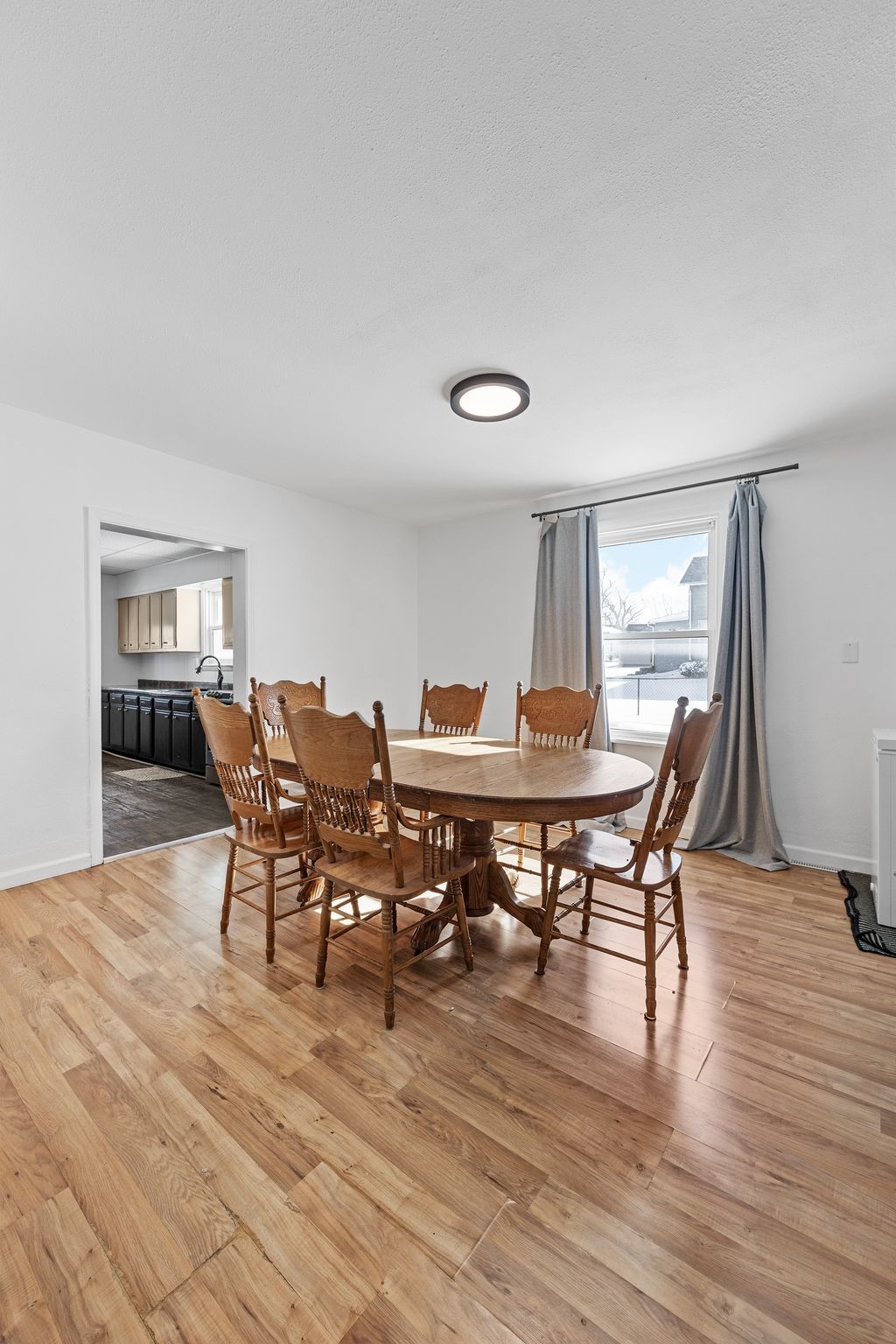 100 3rd Avenue Newhall IA 52315