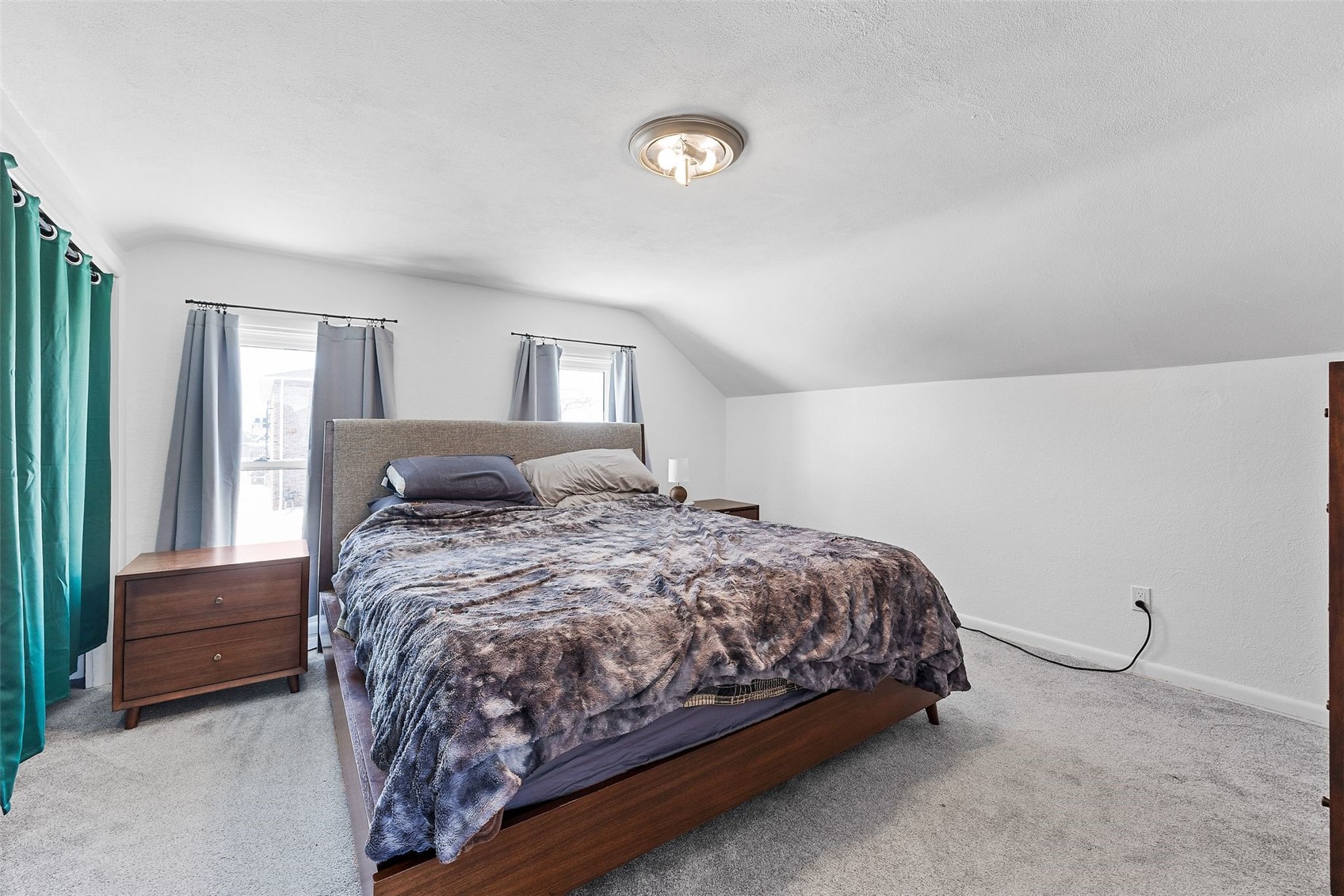 100 3rd Avenue Newhall IA 52315