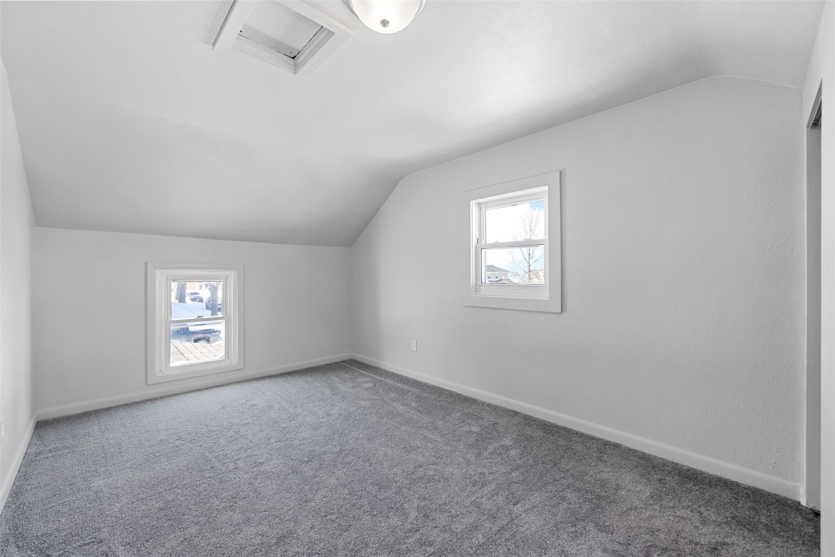 100 3rd Avenue Newhall IA 52315