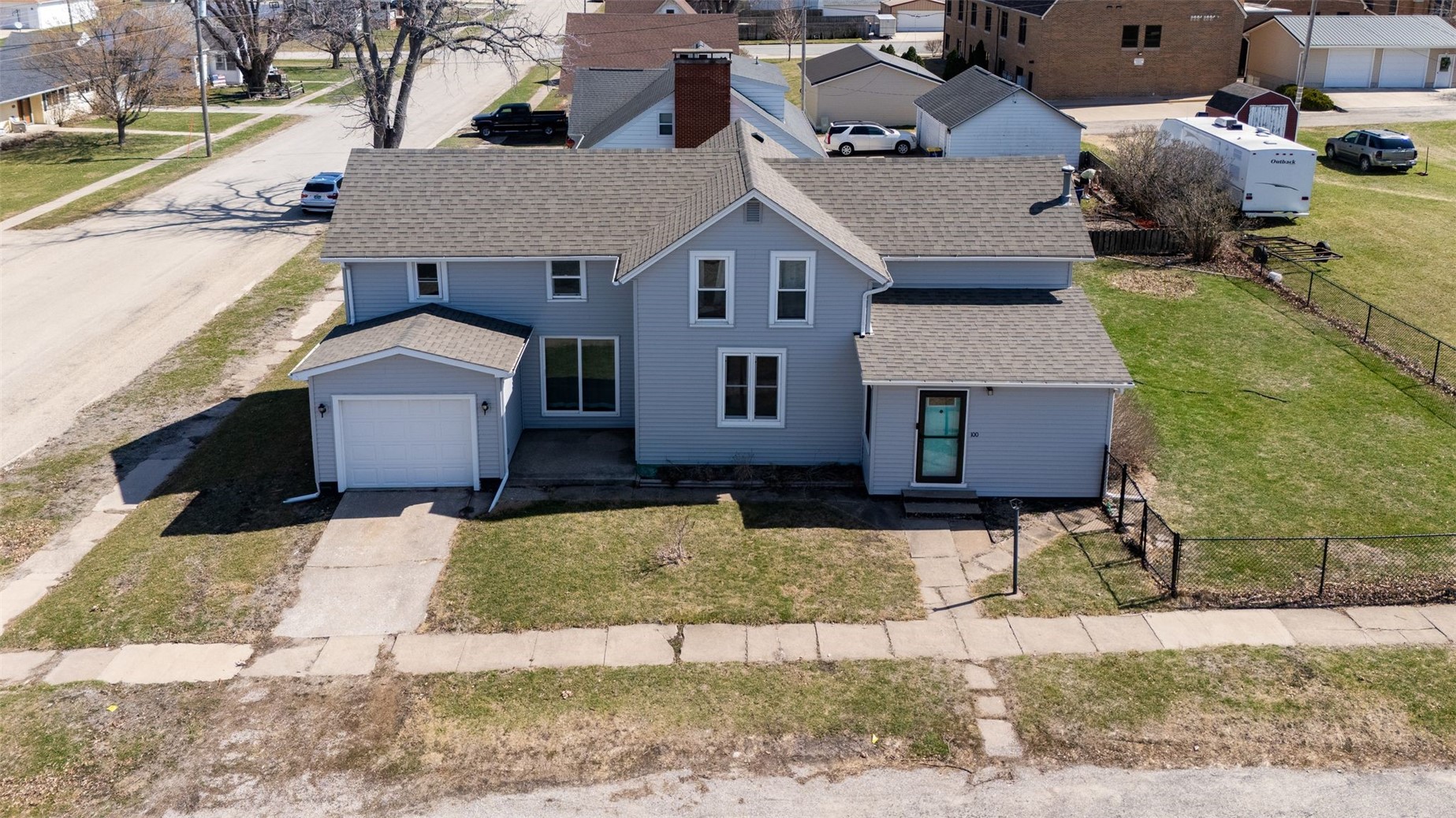 100 3rd Avenue Newhall IA 52315