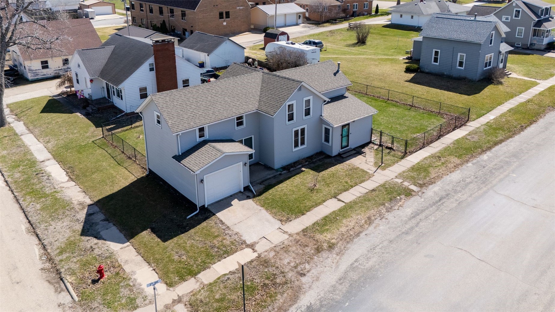 100 3rd Avenue Newhall IA 52315