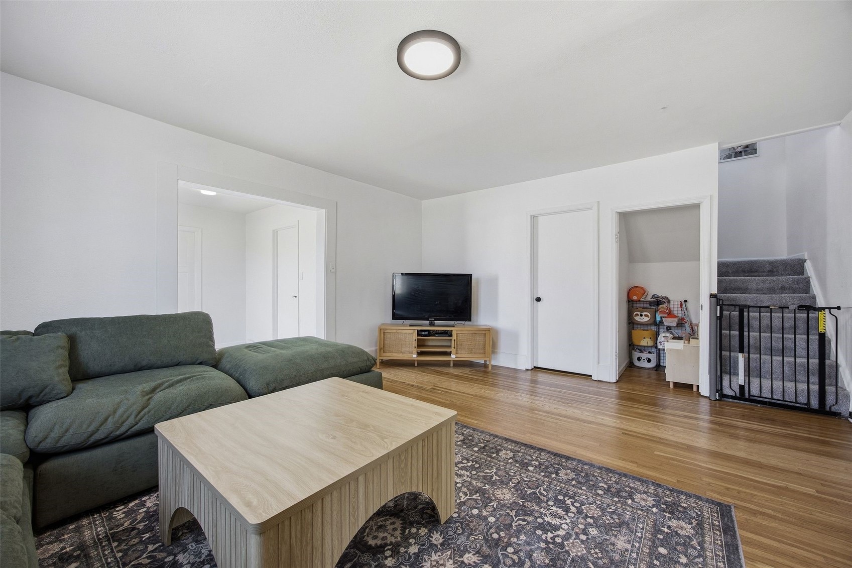 100 3rd Avenue Newhall IA 52315