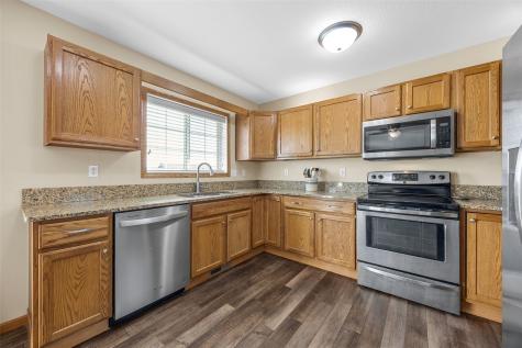 755 Alexis Lane Marion IA 52302