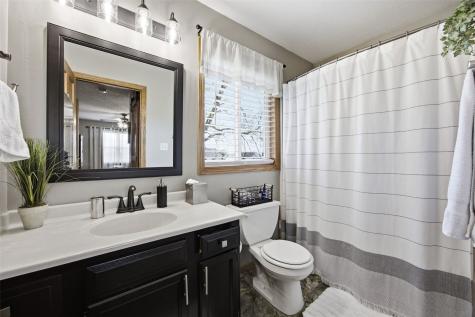 3509 Falcon View SW Cedar Rapids IA 52404
