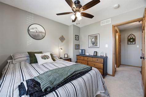 3509 Falcon View SW Cedar Rapids IA 52404