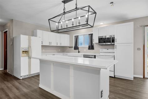 207 Washington Street Hills IA 52235