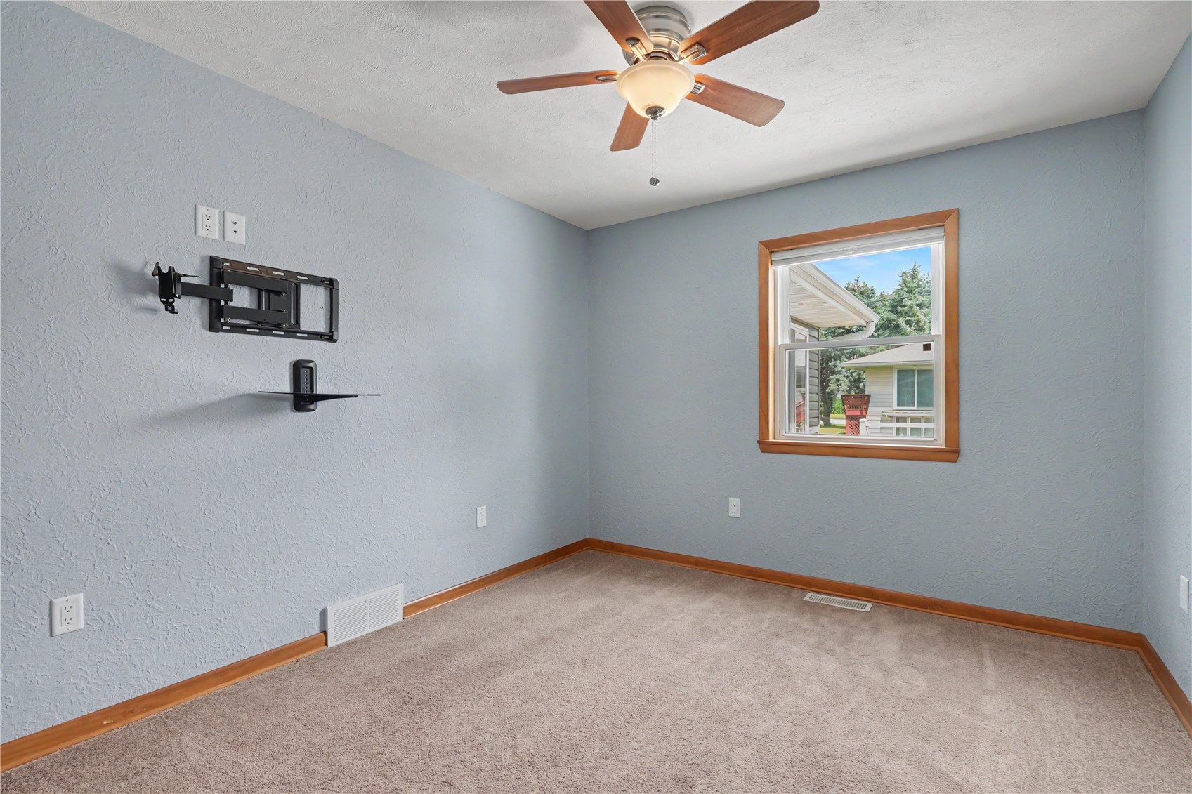 214 E Washington Street Norway IA 52318