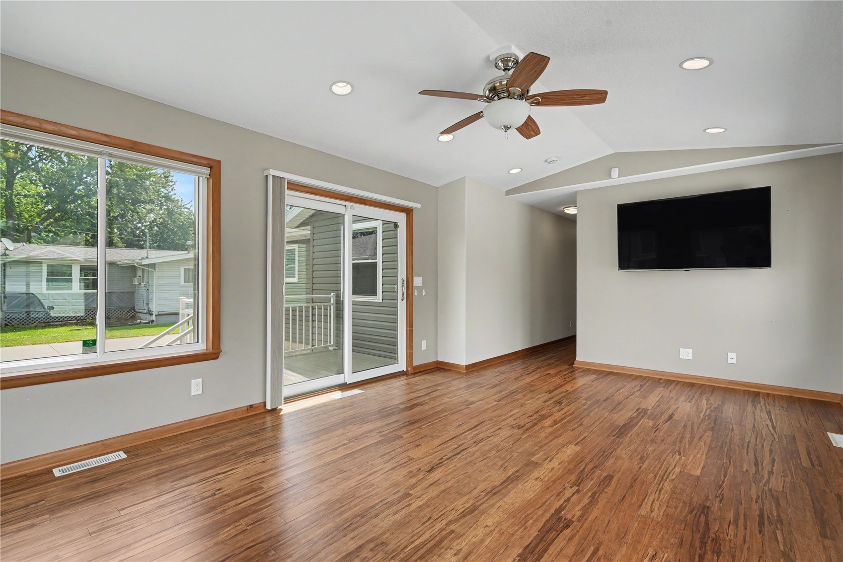 214 E Washington Street Norway IA 52318
