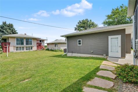 214 E Washington Street Norway IA 52318