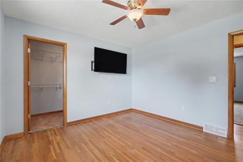 214 E Washington Street Norway IA 52318