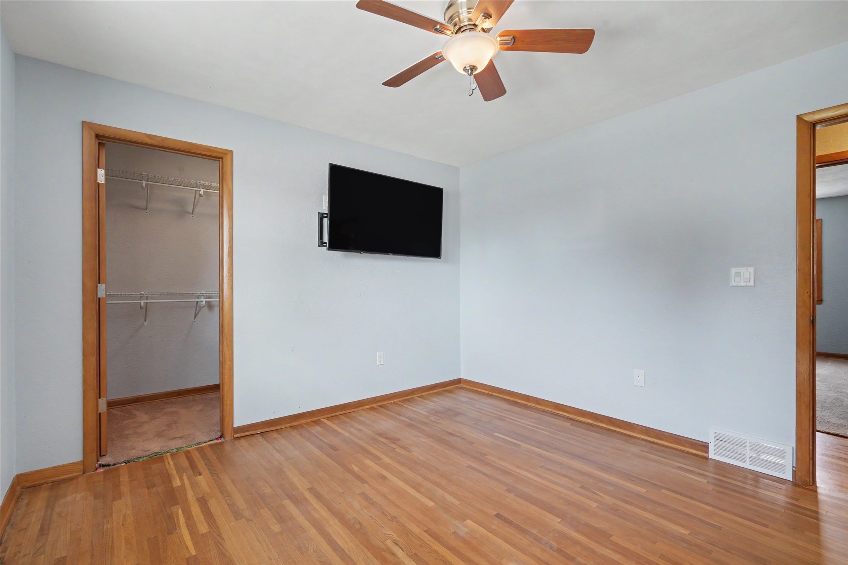 214 E Washington Street Norway IA 52318