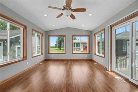 214 E Washington Street Norway IA 52318