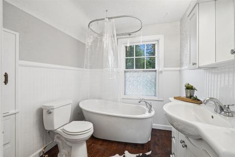 208 24th Street NE Cedar Rapids IA 52402