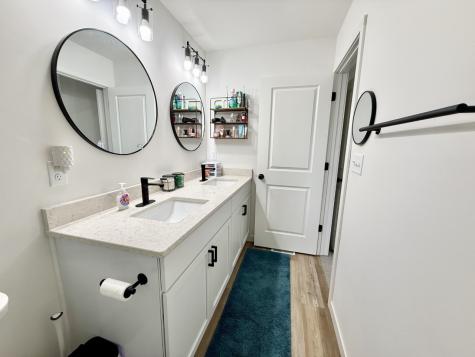 425 Galileo Drive Riverside IA 52327