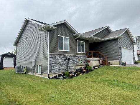425 Galileo Drive Riverside IA 52327