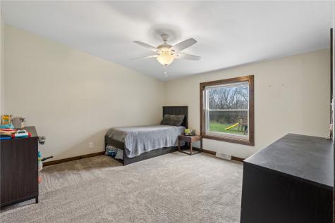 1668 180th Street Nichols IA 52766