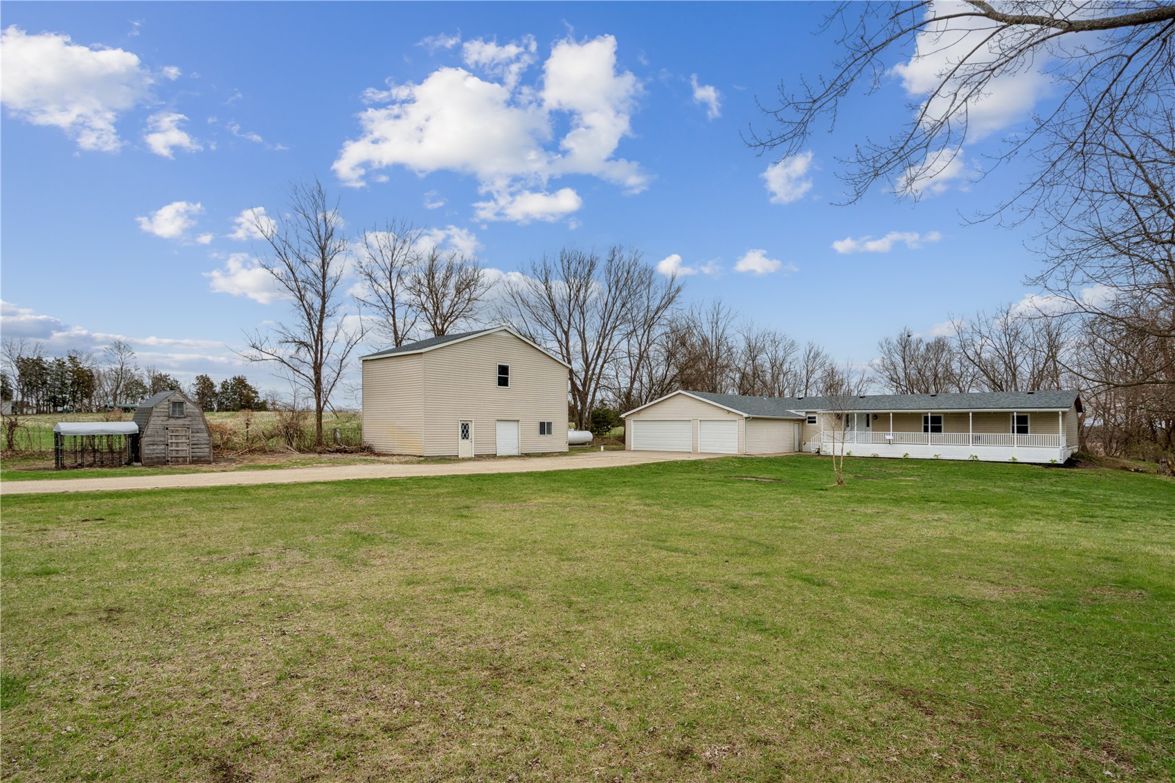 1668 180th Street Nichols IA 52766