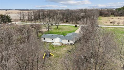 1668 180th Street Nichols IA 52766