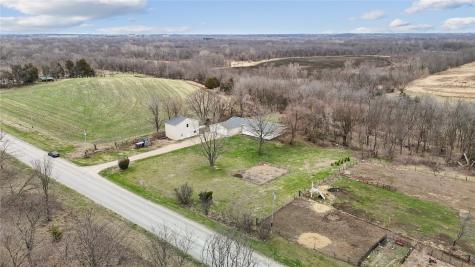 1668 180th Street Nichols IA 52766