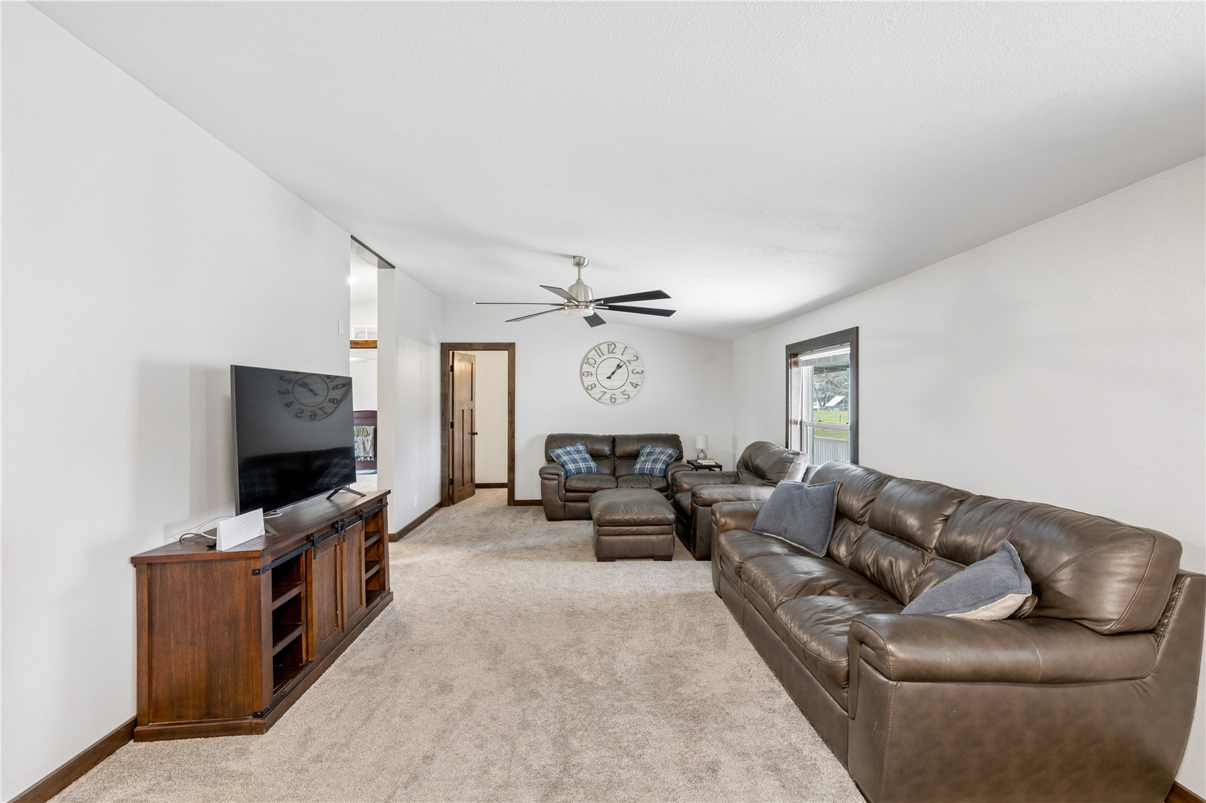 1668 180th Street Nichols IA 52766