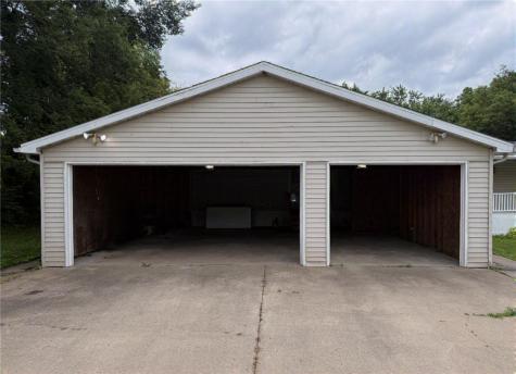 1668 180th Street Nichols IA 52766
