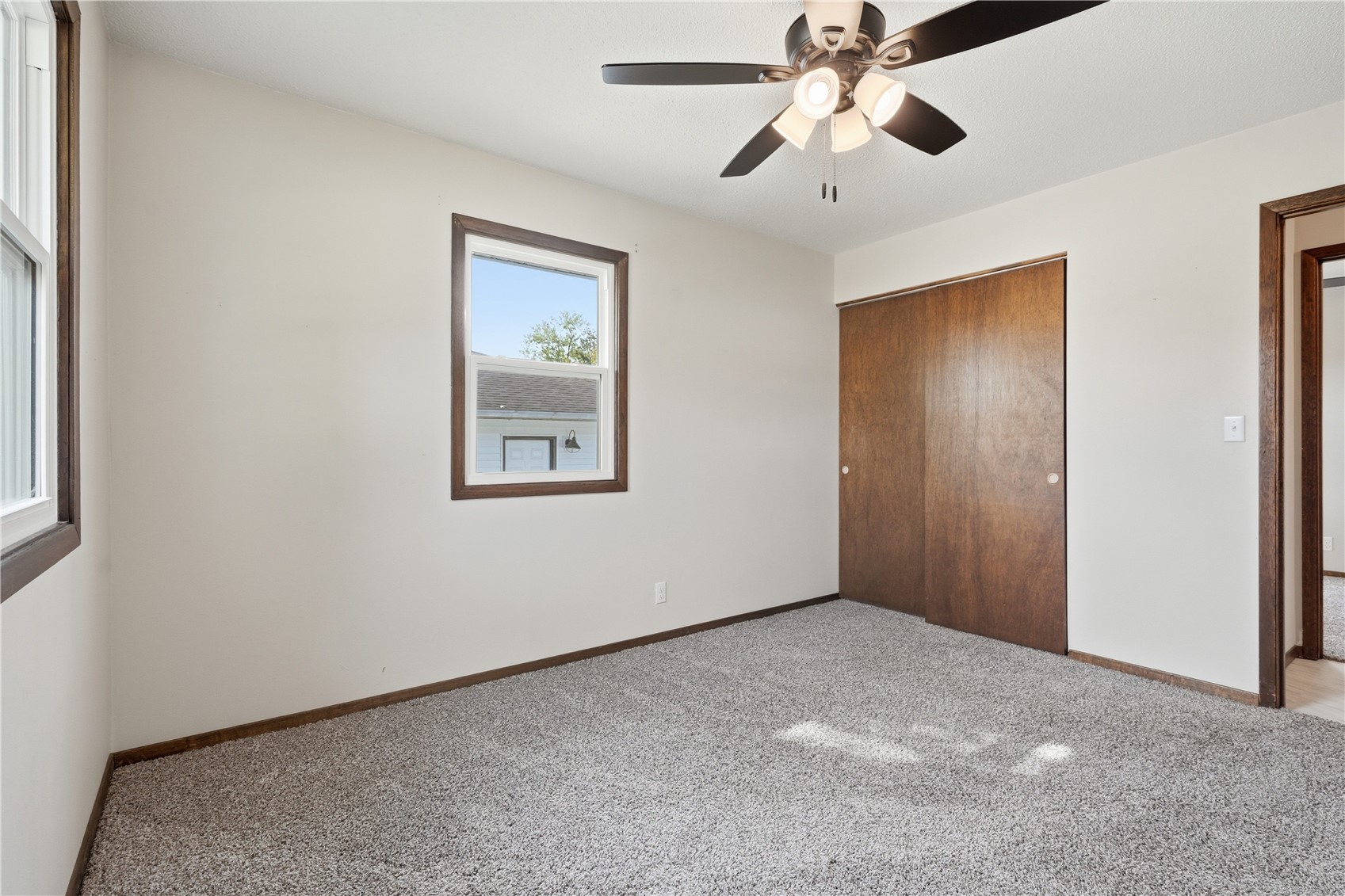 824 29th Street NW Cedar Rapids IA 52405