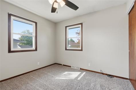 824 29th Street NW Cedar Rapids IA 52405