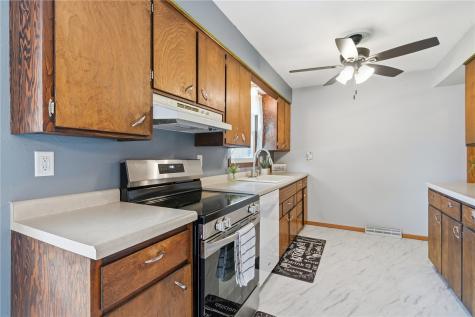 824 29th Street NW Cedar Rapids IA 52405