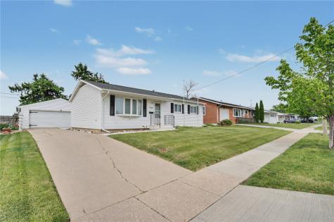 4700 Midway Drive NW Cedar Rapids IA 52405