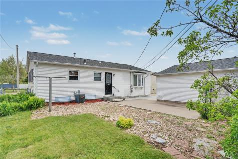 4700 Midway Drive NW Cedar Rapids IA 52405
