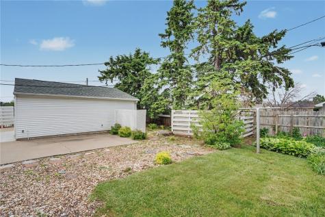 4700 Midway Drive NW Cedar Rapids IA 52405