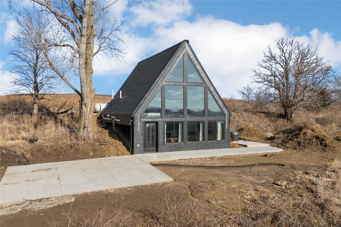 2613 335th Street Chelsea IA 52215