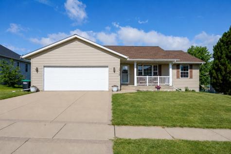 2460 Prairie Hill Drive Marion IA 52302