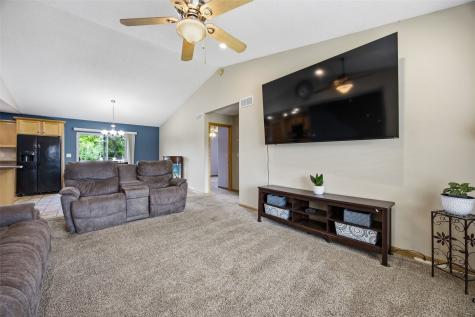 2460 Prairie Hill Drive Marion IA 52302