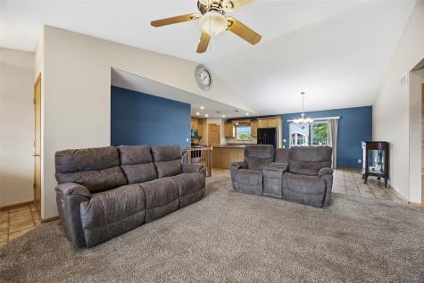 2460 Prairie Hill Drive Marion IA 52302