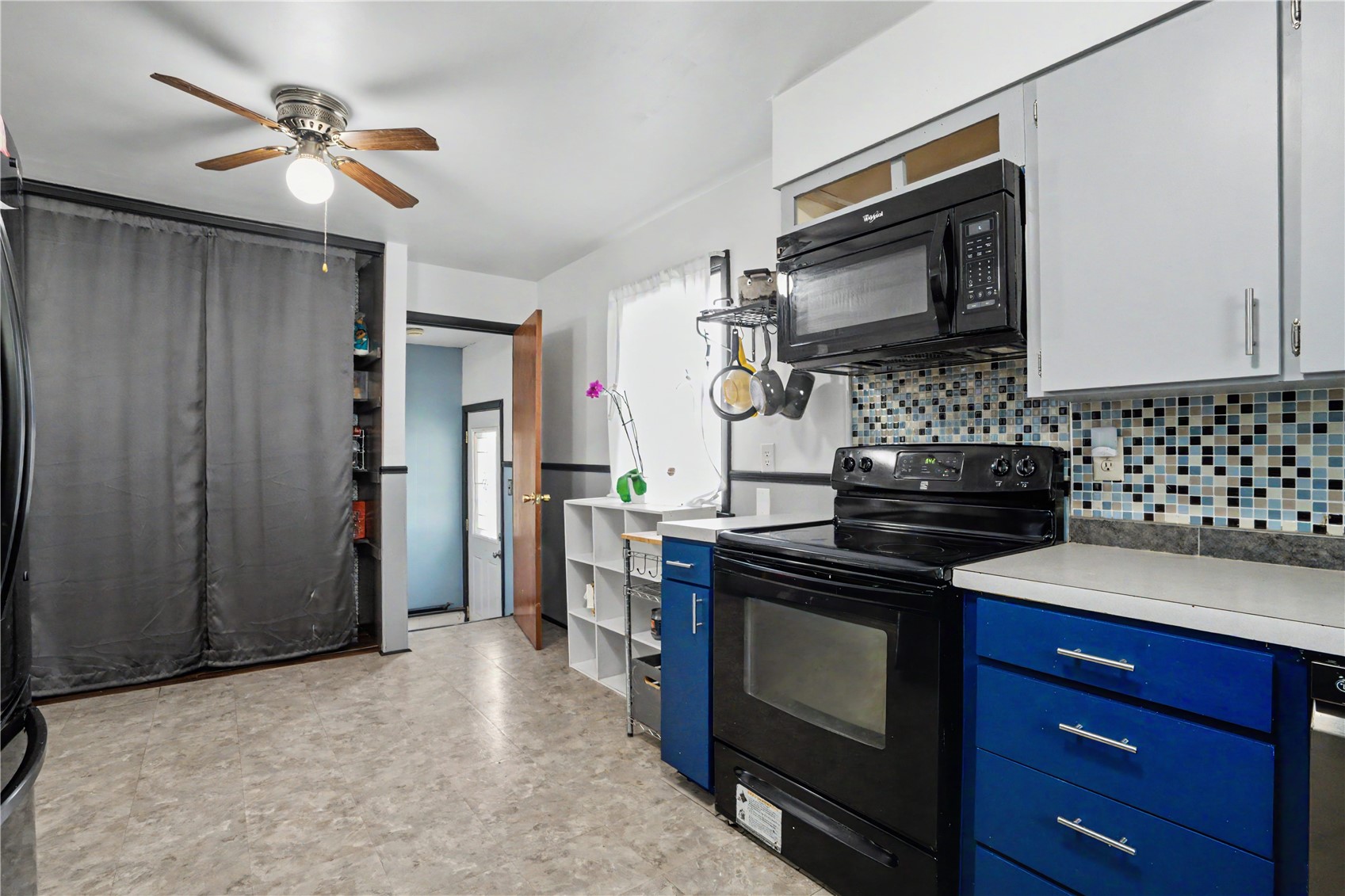 203 Roosevelt Street Alburnett IA 52202