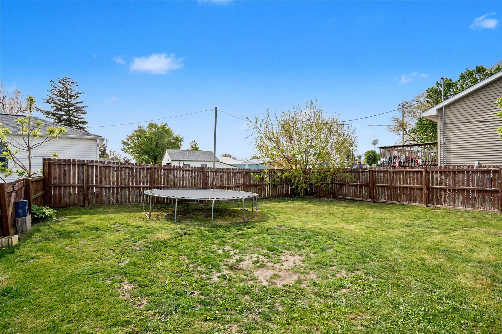 203 Roosevelt Street Alburnett IA 52202