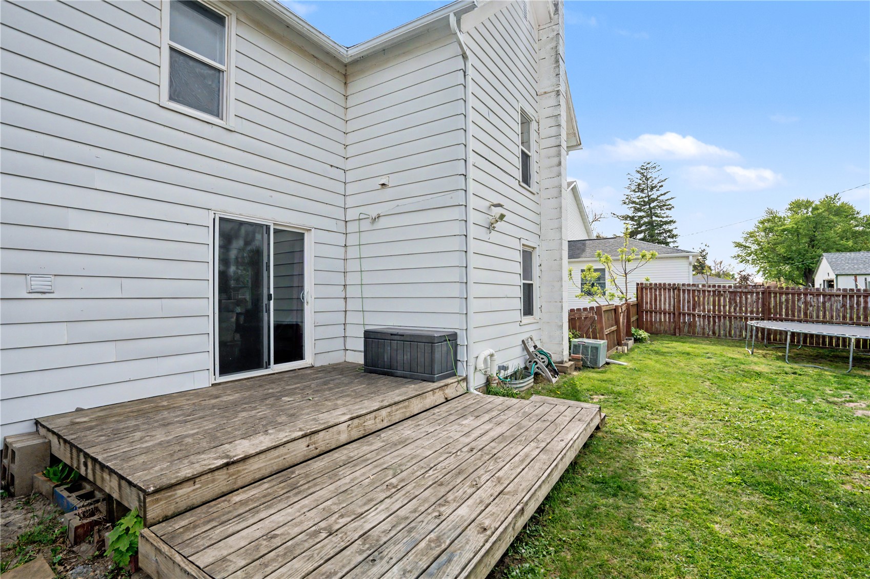 203 Roosevelt Street Alburnett IA 52202