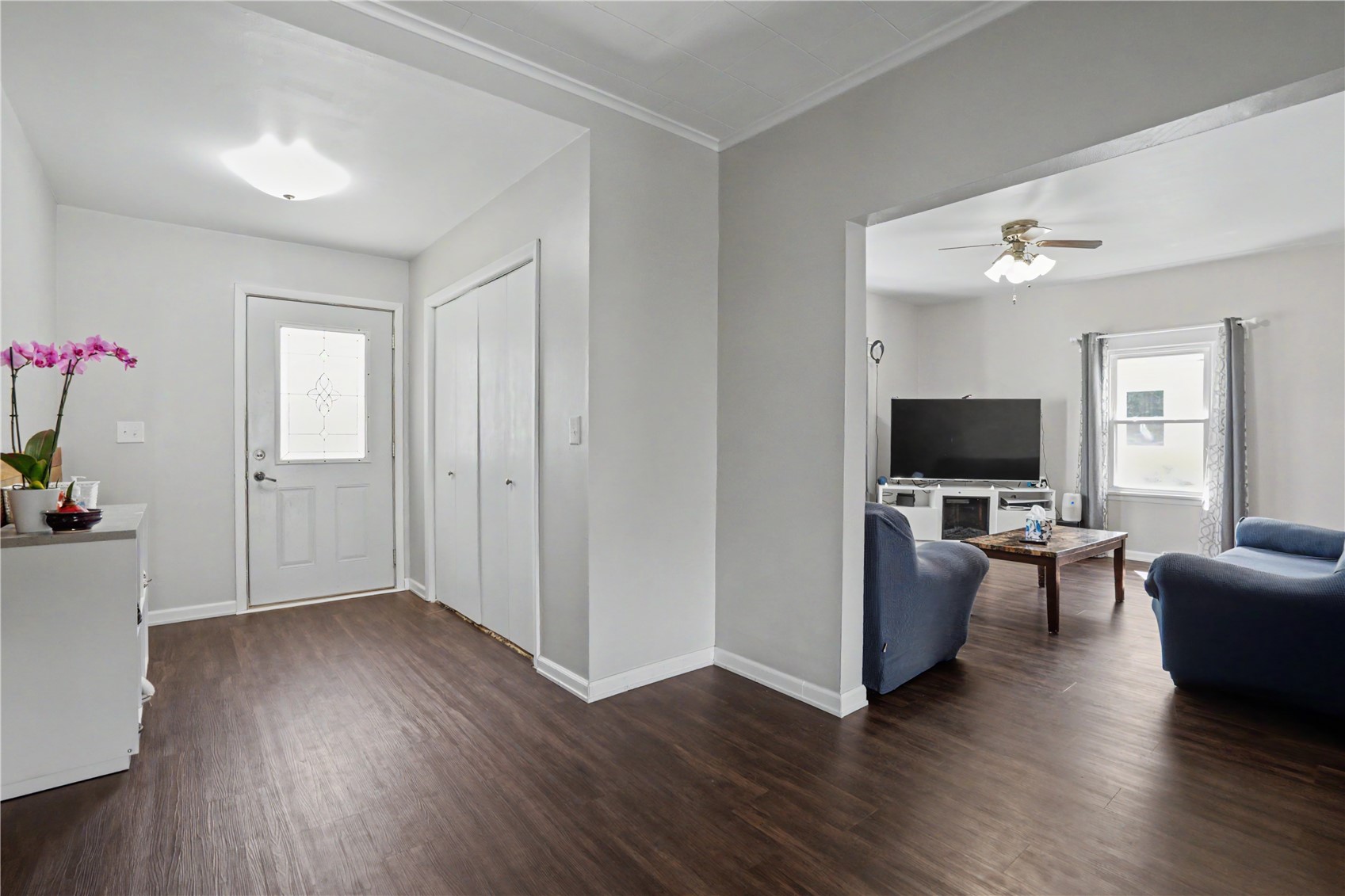 203 Roosevelt Street Alburnett IA 52202