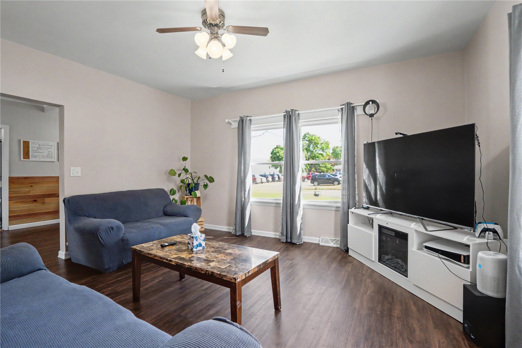 203 Roosevelt Street Alburnett IA 52202