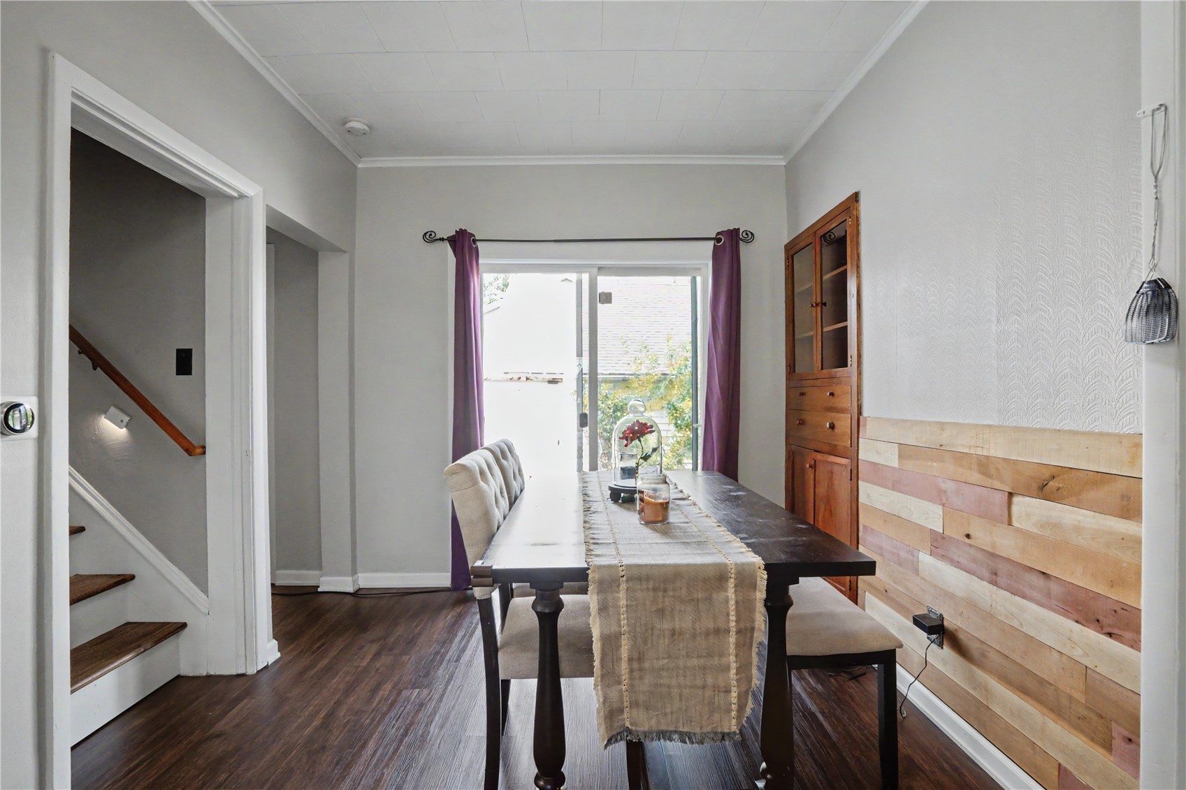 203 Roosevelt Street Alburnett IA 52202